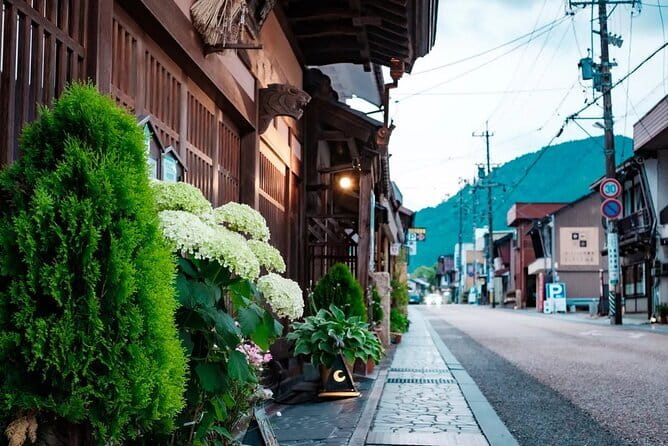 Shirakawago Gujo Hachiman and Hida Takayama One Day Tour | Nagoya - Key Points