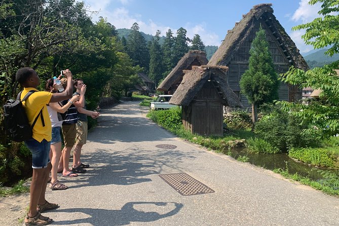 Shirakawago (UNESCO World Heritage) / Hot Springs (Onsen) / Hiking / 1-Day Tour - Key Points