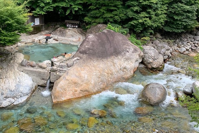 Shirakawago (UNESCO World Heritage) / Hot Springs (Onsen) / Hiking / 1-Day Tour - Lunch and Cuisine