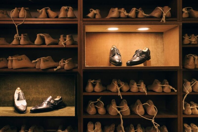 Shoe Shine Course & Manufacture Visite - Craftsmanship and Tradition