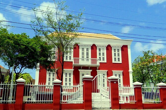Shop and Beach Guided Tour in Curacao City - Behind the Scenes at Landhuis Chobolobo
