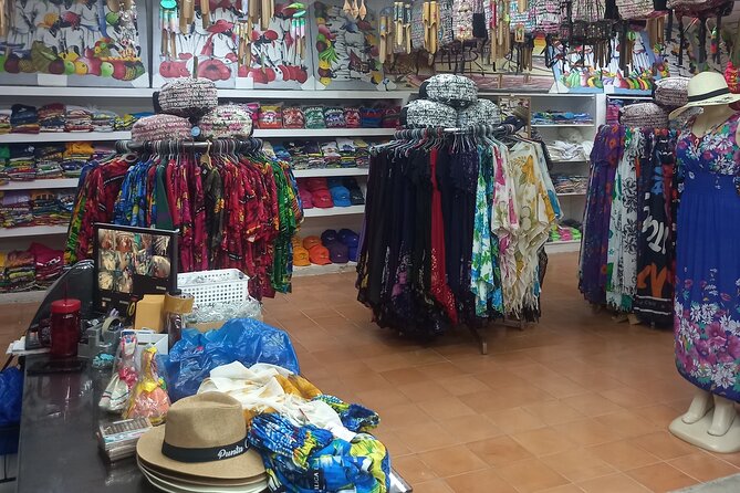Shopping or Souvenirs in Plaza Bávaro - Dining Options in the Plaza