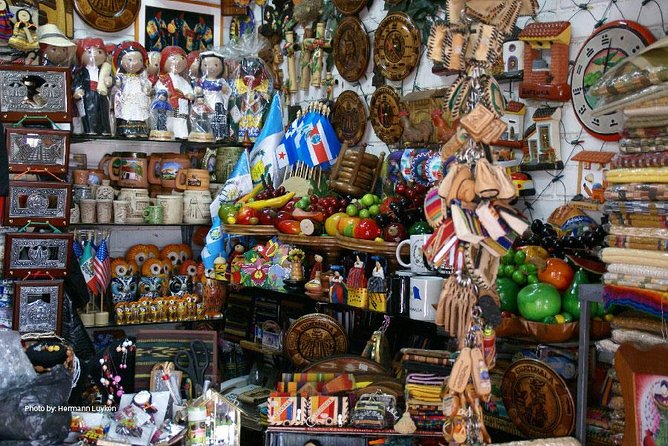 Shopping Tour in Guatemala City - Browsing Oakland Mall