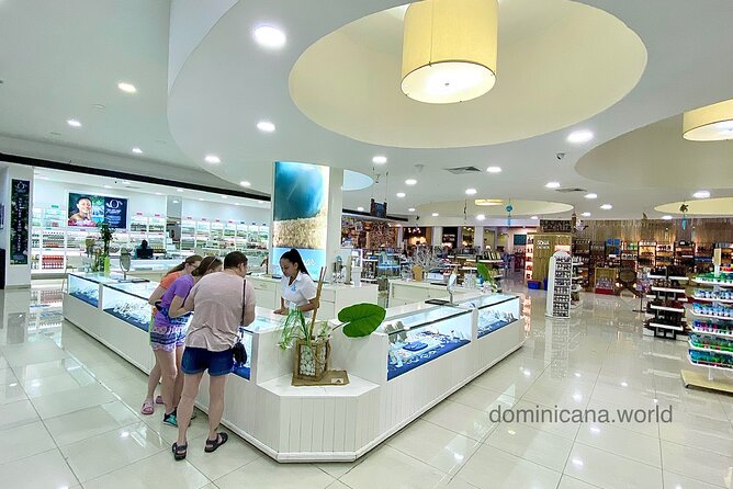 Shopping Tour Punta Cana Rum Cigars Coffee Larimar Chocolate Souvenirs Mamajuan - Chocolate Factory Tasting