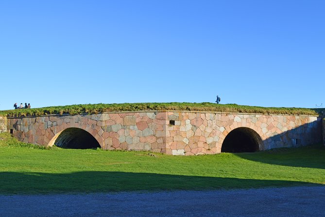 Shore Excursion- City Sightseeing and Suomenlinna From Helsinki Harbors - Visiting Market Square