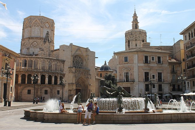 Shore Excursion: City Tour With Tapas in 11TH Century Monument - Overall Tour Experience
