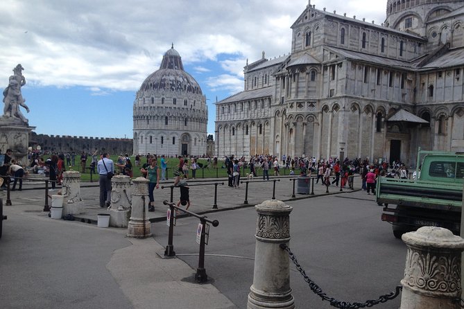 Shore Excursion From Livorno to Pisa and Lucca - Discovering Historic Lucca