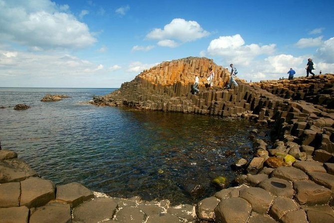 Shore Excursion: Giants Causeway Tour From Belfast Port (Extra Leg Room Bus) - Meeting and Pickup