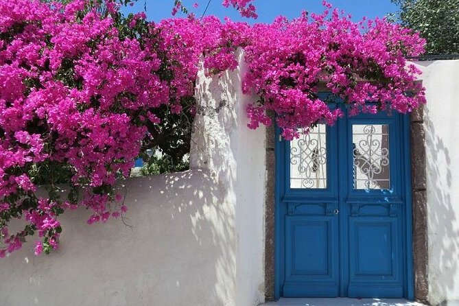 Shore Excursion Santorini, 3 Bells, Oia, Megalochori & Beach Time - Questions About Staying Here