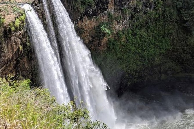Shore Excursion: Wailua River and Luau Cruise With Polynesian Dinner and Drinks - Transportation and Meeting Details