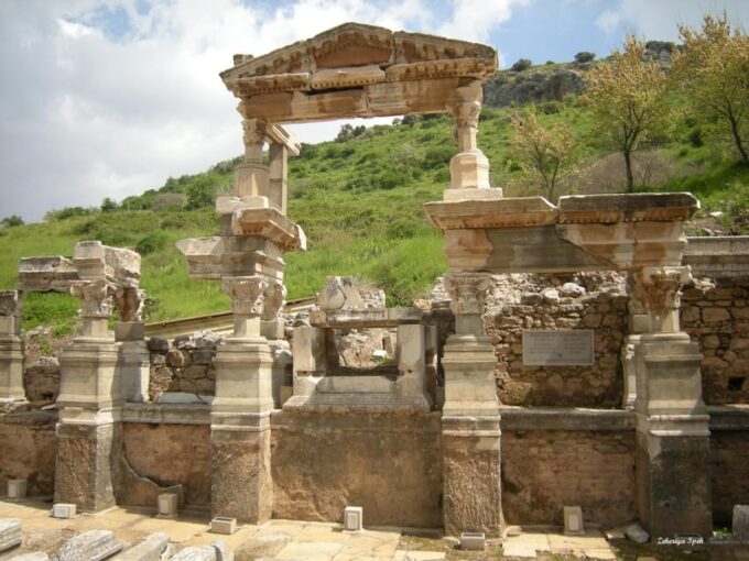 Shore Excursions: Half Day Ephesus & Şirince Village Tour - Exploring Ephesus Ancient City