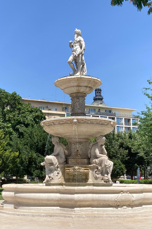Short Budapest Sightseeing - With Pubquiz! (Beer Included!) - Meeting and Finishing Points