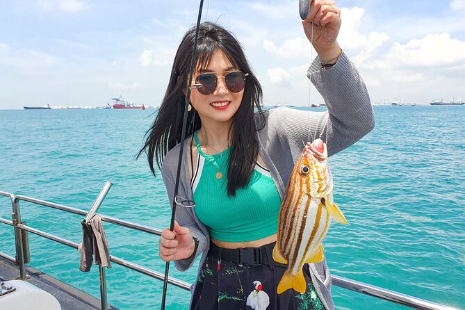 Short Fishing Trip Around Southern Islands of Singapore - Included in the Experience