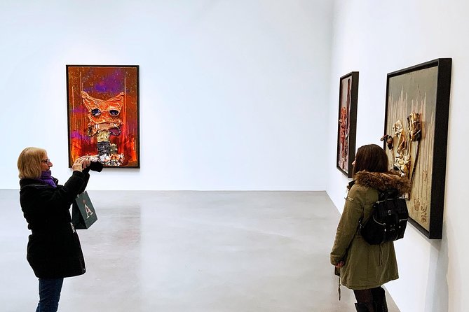Show and Tell The Best Contemporary Art Galleries Guided Tour - Insights From the Arts Programming Curator