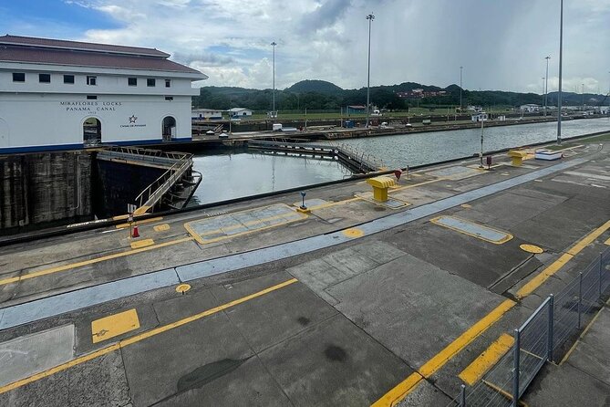 Show Me the City! A Panama & Canal Tour - City Exploration: Miraflores Locks