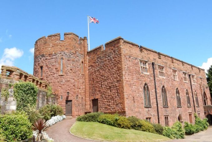 Shrewsbury: Quirky Self-Guided Smartphone Heritage Walks - Discovering the History of Shrewsbury