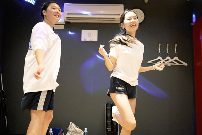 Shuffle Dance in Tokyo With a Tiktok Star - Perfect for Beginners - Meeting the Tiktok Star Instructor