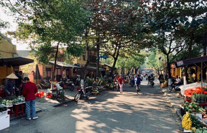 Shuttle Bus Da Nang- Hoi An 7:30 AM / 12:30 PM / 4:30 PM - Explore Hoi An