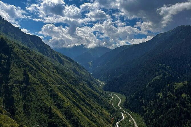 Shymbulak to Bogbanovisch Glacier and Oktabriskaya Hike - Key Points