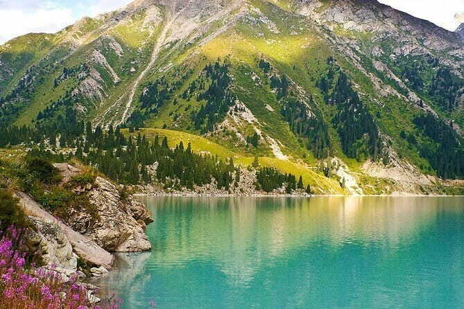 Shymbulak to Bogbanovisch Glacier and Oktabriskaya Hike - Scenic Lunch and Photo Opportunities