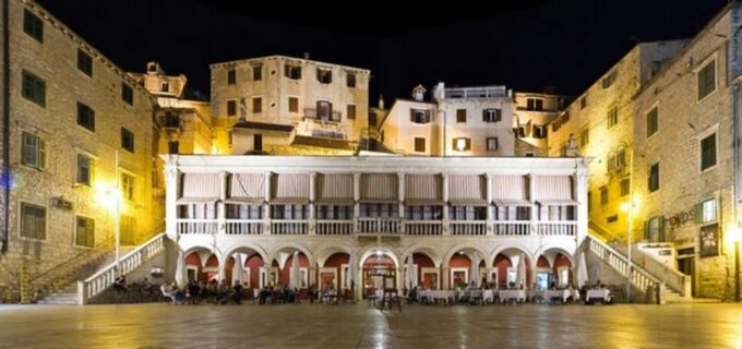 Sibenik: Guided Evening Walking Tour - Exploring Cobblestone Streets and Squares