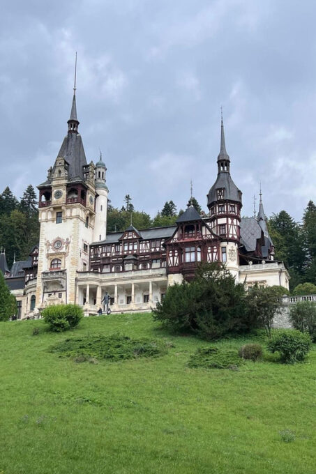 Sibiu: Draculas Castle and Dino Park Day Trip - Important Considerations