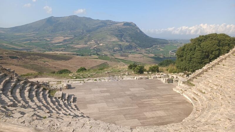 Sicily: Segesta Ticket, Shuttle Service & City Audio Tour - Overview of Segesta Archaeological Park