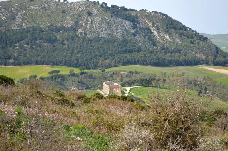Sicily: Segesta Ticket, Shuttle Service & City Audio Tour - Exploring the Surrounding Landscape