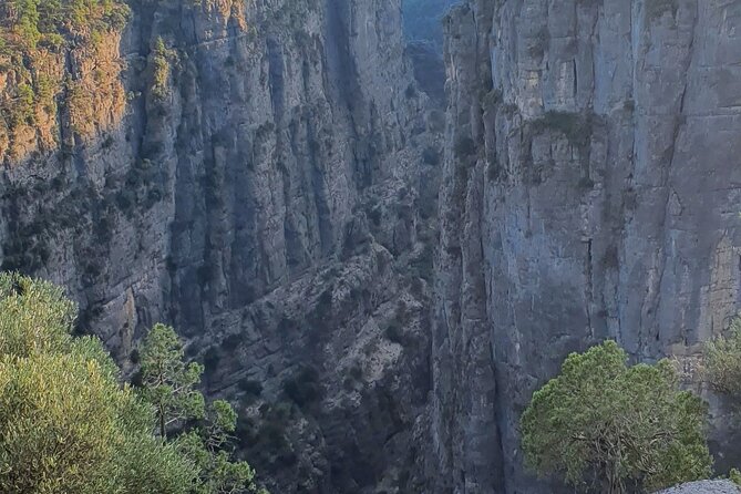 Side: Adler Canyon - Guided Tour Experience