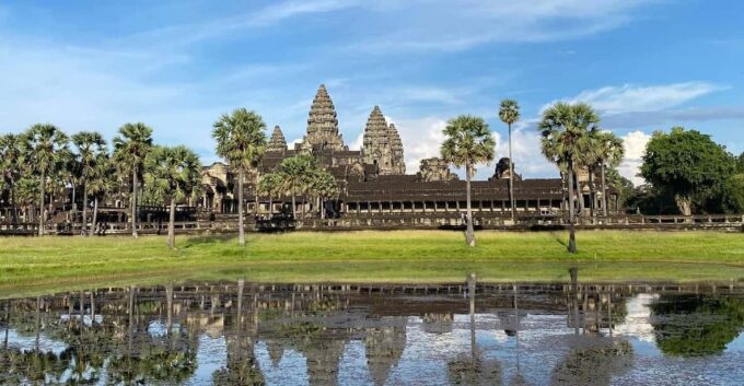 Siem Reap: Angkor 1 Day Tour With French-Speaking Guide - Marveling at Angkor Wat