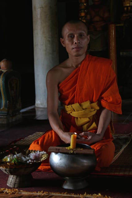Siem Reap: Angkor Grand Circuit by Vespa - Visiting Ta Som Temple