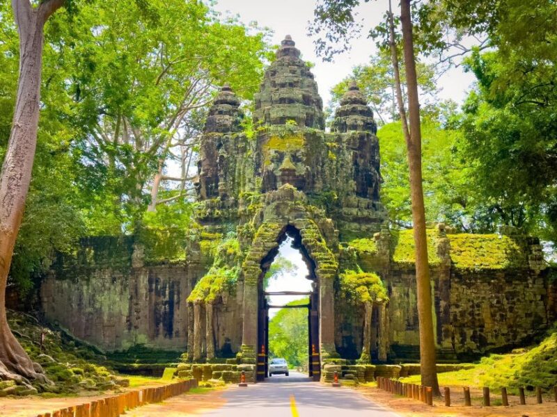 Siem Reap: Angkor Wat and Angkor Thom Day Trip With Guide - Itinerary Highlights