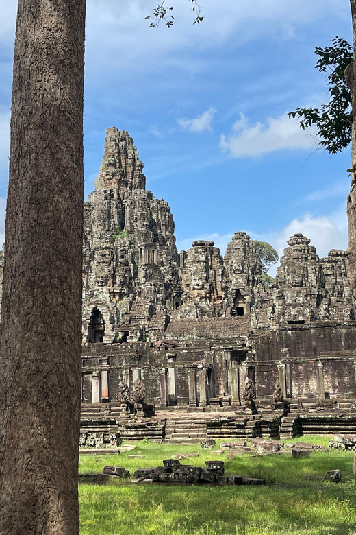 Siem Reap: Angkor Wat Small Group Full Day Tour - Dining and Dress Code