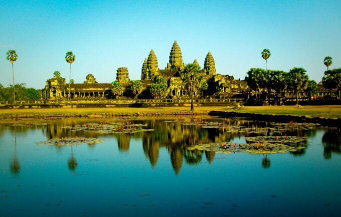 Siem Reap: Angkor Wat Small-Group Historical Day Tour - Discovering the Khmer Empires History