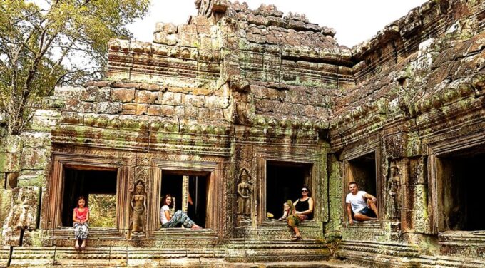 Siem Reap: Angkor Wat Small-Group Historical Day Tour - Frequently Asked Questions