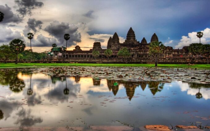 Siem Reap: Angkor Wat: Small-Group Sunrise Tour - Cambodian Culture, Art, and History