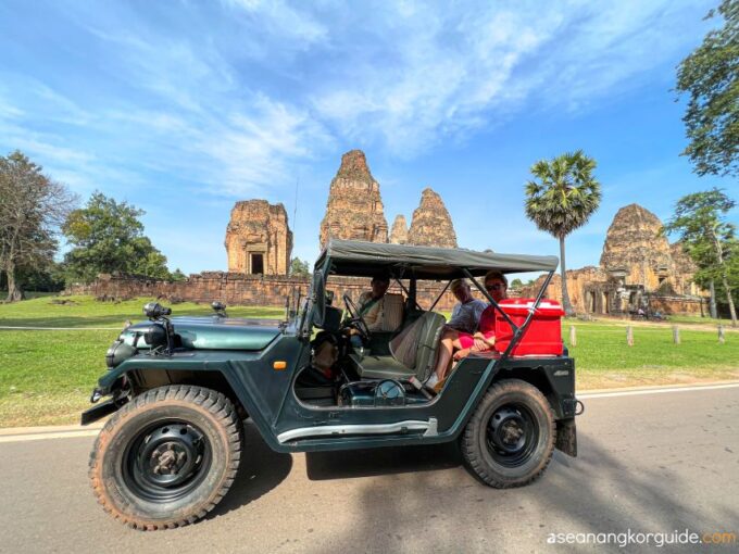 Siem Reap: Angkor Wat Sunrise and Market Tour by Jeep - Sunrise at Angkor Wat