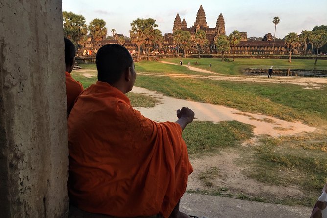 Siem Reap Angkor Wat Sunrise Small Tour By Join In - Exploring Angkor Wat at Sunrise