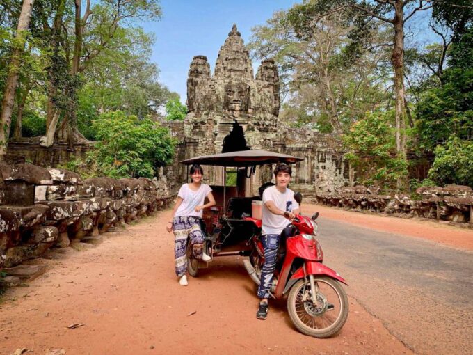 Siem Reap: Angkor Wat Sunrise Tour via Tuk Tuk & Breakfast - Important Tour Information