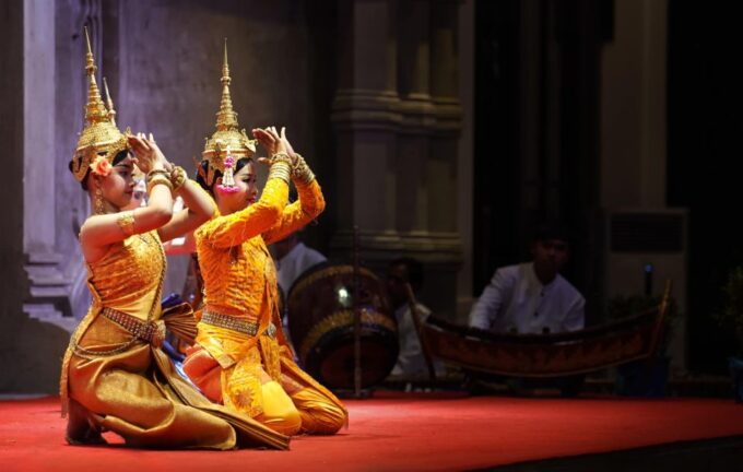 Siem Reap: Apsara Dance Show & Dinner With Tuk-Tuk Transfers - Accessibility and Inclusivity