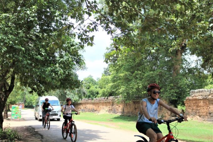Siem Reap: Bike Rental - Angkor Wat Entrance Fees