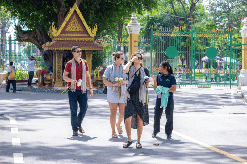 Siem Reap: Breakfast City Walking Tour - Includes