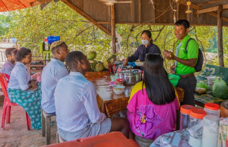 Siem Reap: Countryside Vespa Adventure - Basket Weaving With Artisans