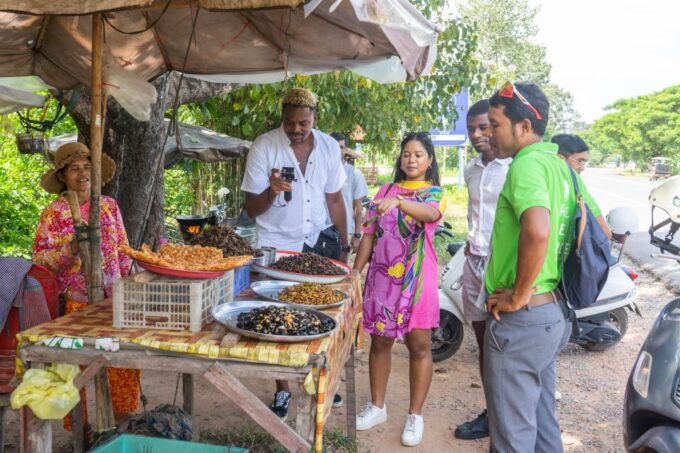 Siem Reap: Countryside Vespa Adventure - Traditional Rice Wine Tasting