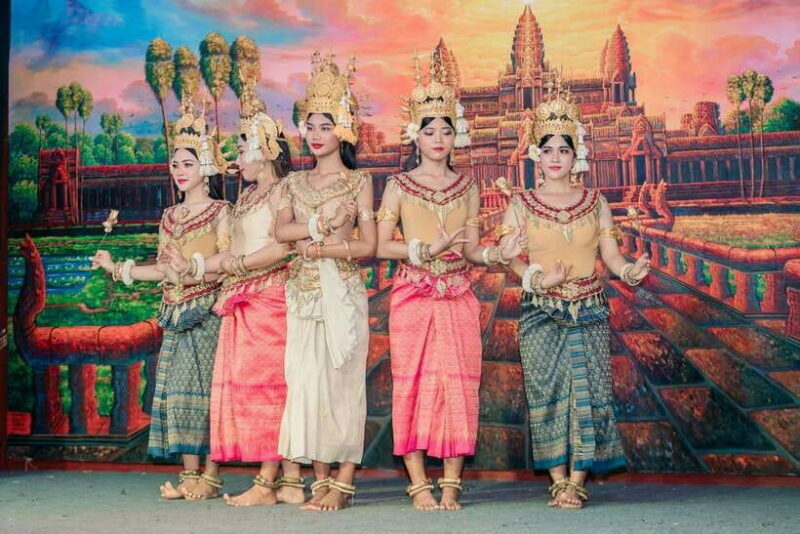 Siem Reap: Dinner and Traditional Show with Hotel Transfer - The Sum Up