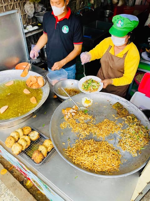 Siem Reap: Evening Food Tour With Guided - Local Market Exploration