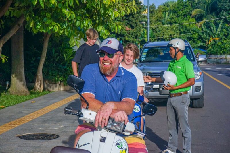 Siem Reap: Evening Foodie Vespa Tour - Participant Requirements and Recommendations