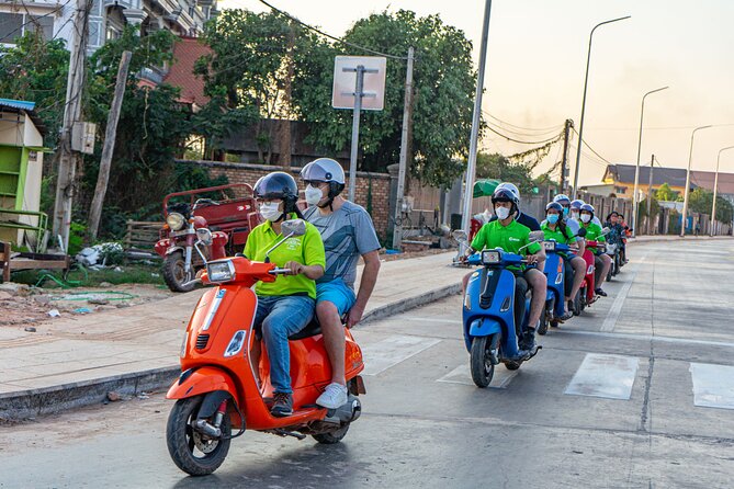 Siem Reap Evening Foodie Vespa Tour - Vespa Scooting Experience