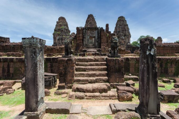 Siem Reap: Full-Day Tuk-Tuk Tour of Angkor Wat Temples - Group Experience