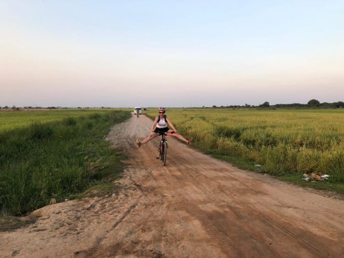 Siem Reap Half Day By Bicycle Sunset On The Bank Of Lake - Village Visit and Local Life